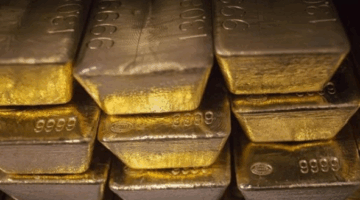 العقود الآجلة للذهب تقفز 2% متجاوزة 3300 دولار
