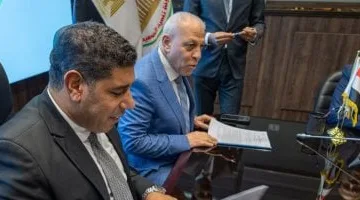 هيئة تنمية الصعيد توقع عقود تشغيل مجمع صناعات تجفيف الطماطم بالأقصر.. صور