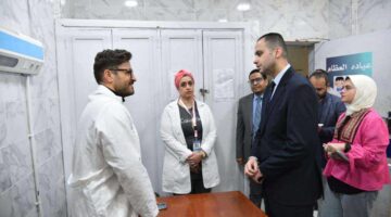 نائب وزير الصحة يُجري جولة مفاجئة على المنشآت الصحية بمدينة الشروق